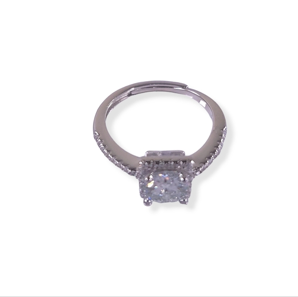 New! Certified 1ct  t.w. Moissanite square Brillant cut Engagement Weeding Ring. - Picture 5 of 5
